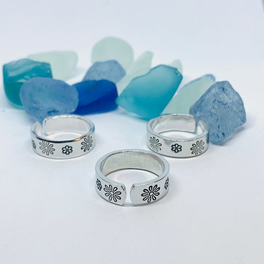 Daisy Flowers - Hand Stamped (Midi) Ring