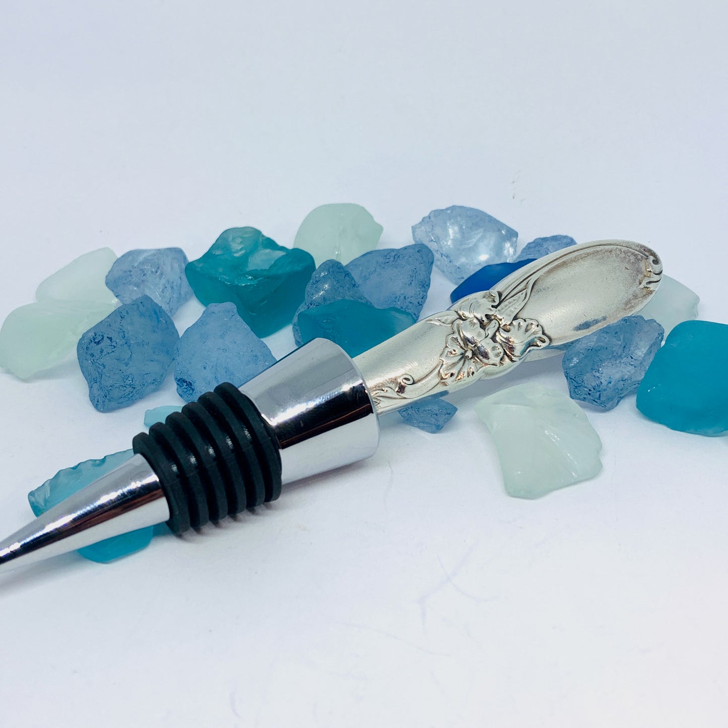 “White Orchid” Vintage Silverware Bottle Stopper | 1953 Oneida | Up-Cycled Wine Stopper | Silverware Bottle Closure | Antique Knife Handle Wine Plug