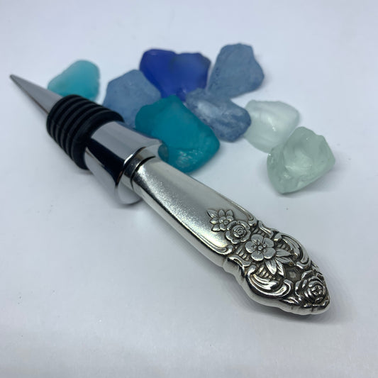 “Distinction” Vintage Silverware Bottle Stopper | 1951 Oneida | Up-Cycled Wine Stopper | Silverware Bottle Closure | Antique Knife Handle Wine Plug