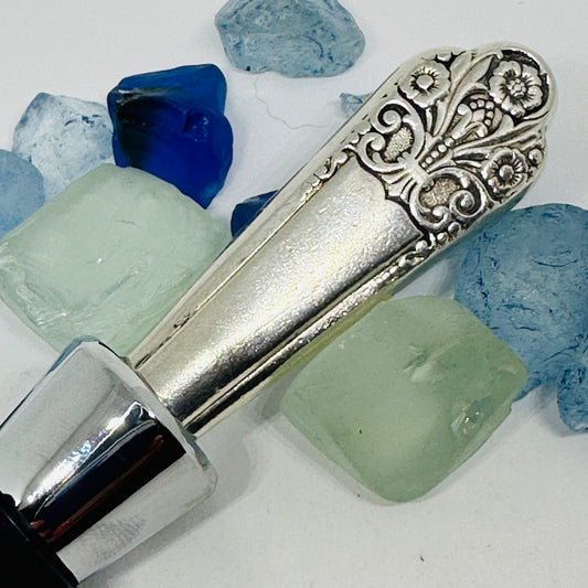 “Precious“ Vintage Silverware Bottle Stopper | 1941 | Up-Cycled Wine Stopper | Silverware Bottle Closure | Antique Knife Handle Wine Plug