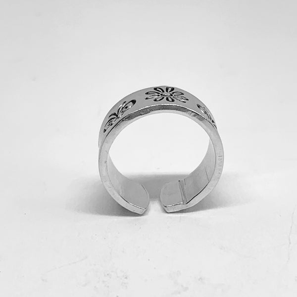 Daisy Flowers, Butterflies and Bees - Hand Stamped Toe Ring