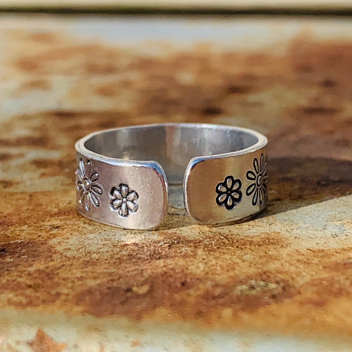 Daisy Flowers - Hand Stamped (Midi) Ring
